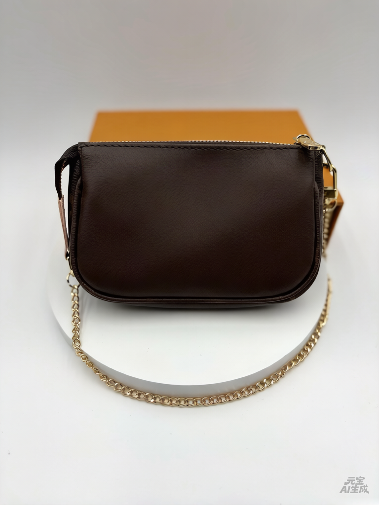 Small pouches and pencil cases