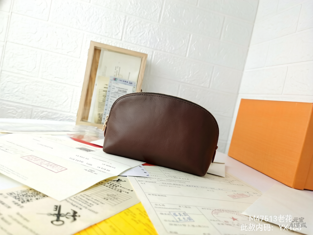 Small pouches and pencil cases