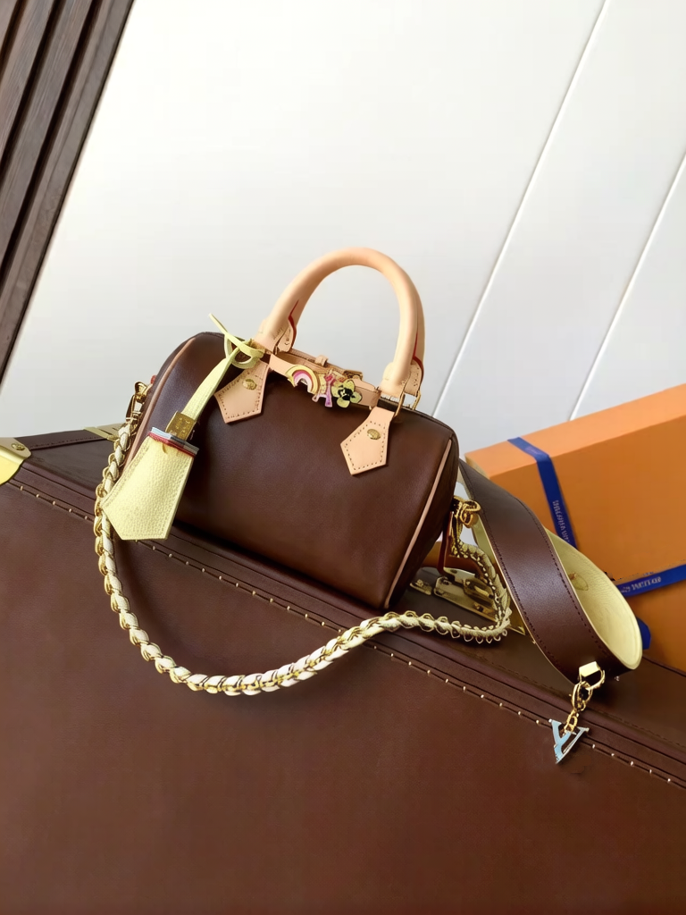 Boston bag with charms