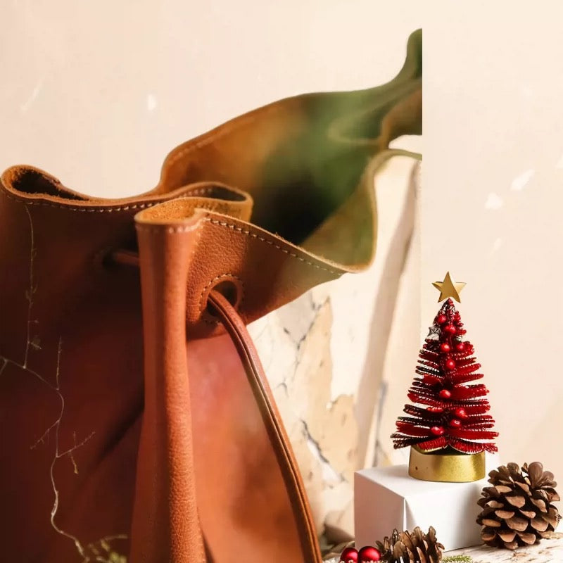 Leather shoulder bag