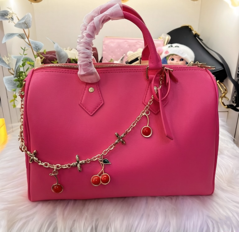 Hot Barbie pink boston bag